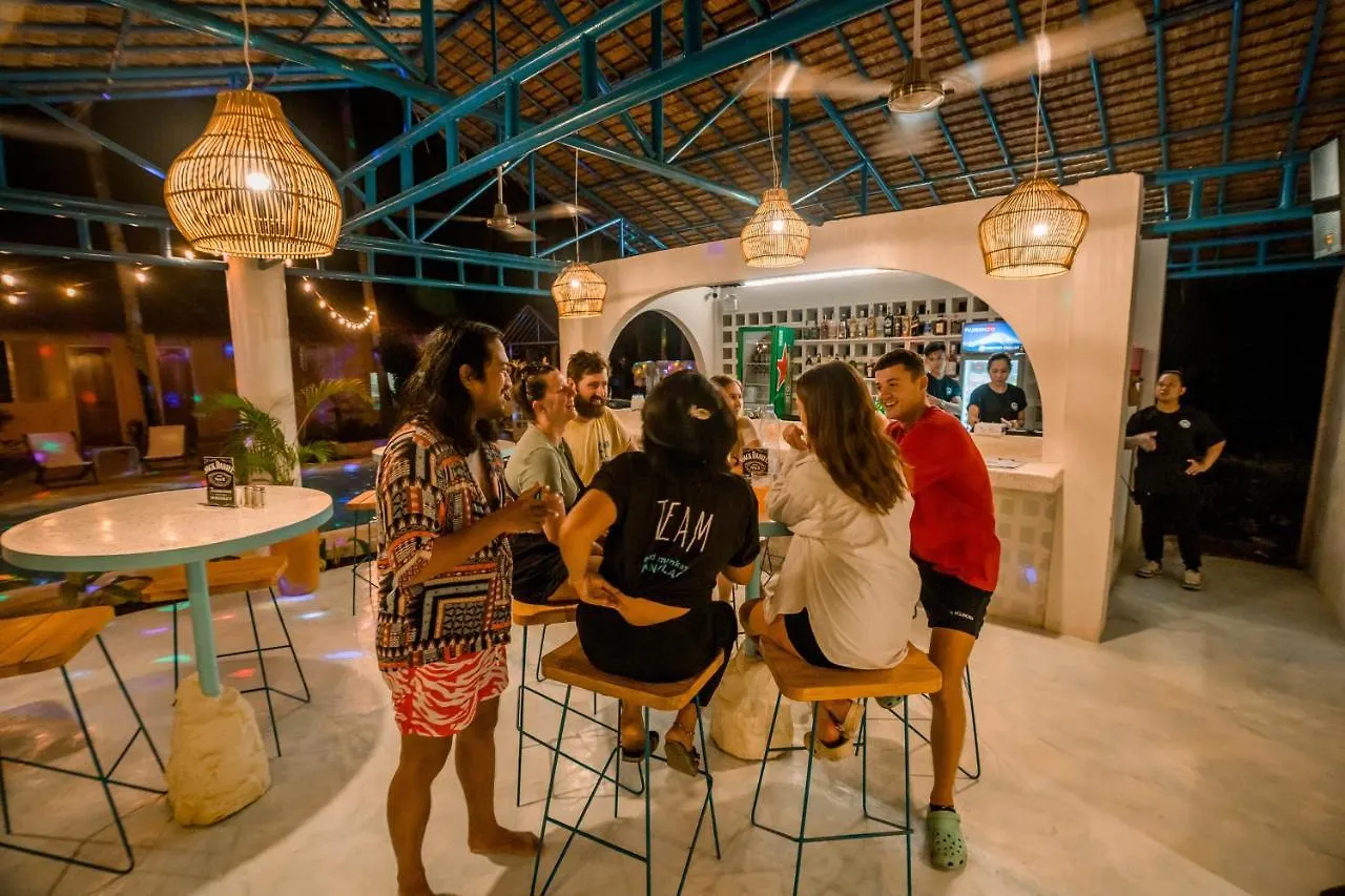 Mad Monkey Panglao Hostel