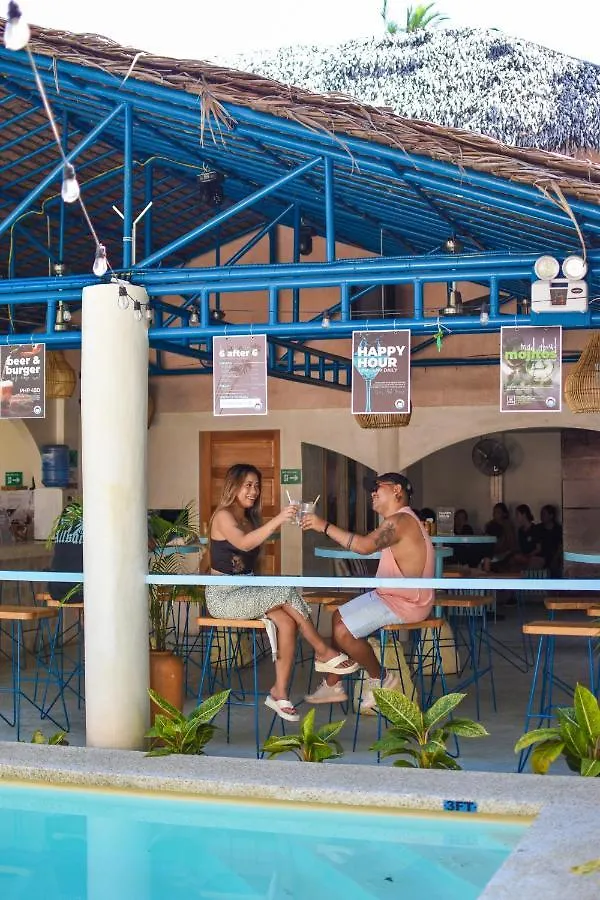Mad Monkey Panglao Hostel